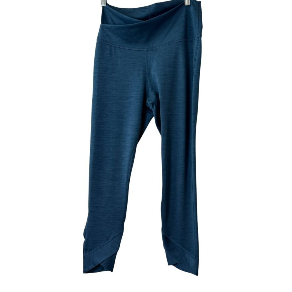 Nike Dri-FIT Crossover Hem Leggings Blue Size M – Preowned Athletic Wear